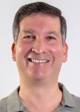 Foto oficial de Carlinhos Sobral