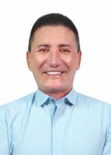 Foto oficial de Adail Carneiro